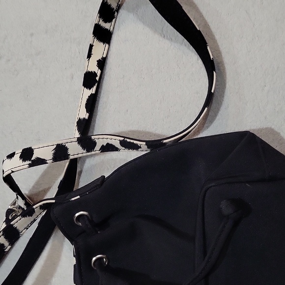 Nine West Bucket Bag - Picture 4 of 13